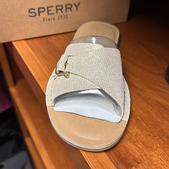 Speedy glittery gold sandals with buckle - Picture 2 of 4